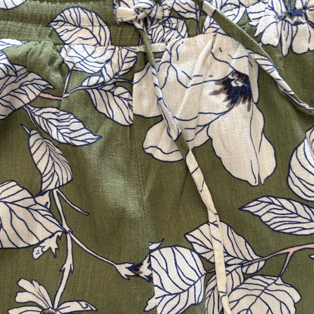 ILLA ILLA Olive Green Floral Wide Leg Pants with Cream Print - Picture 3 of 9